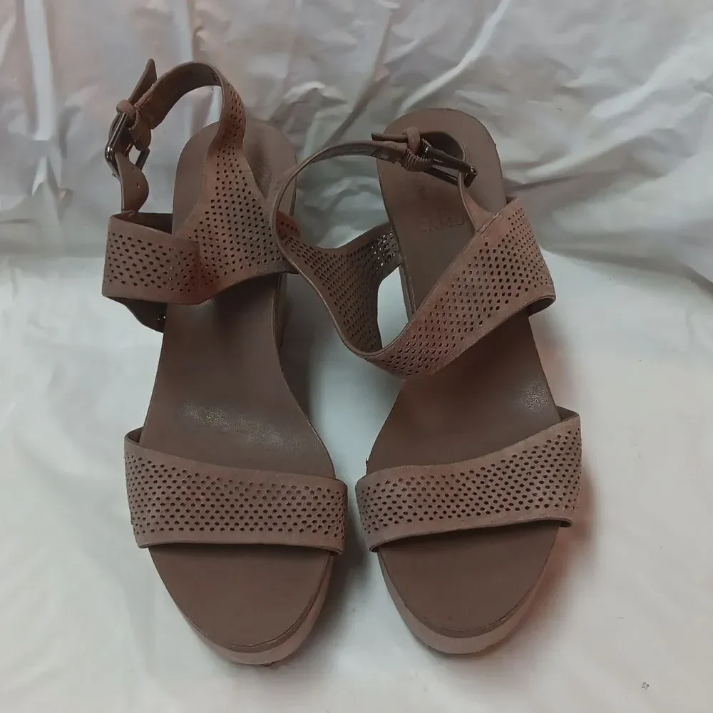 Vince Camuto Women's Tan Wedge Sandals Size 7.5M